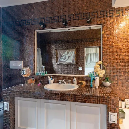 Hébergement de vacances Stunning In With Private Swimming Pool, Be Inside Or Outside *