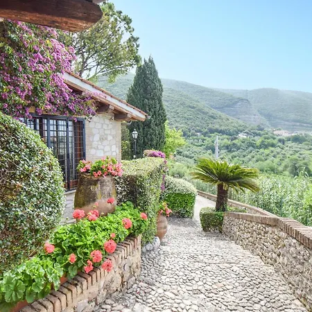 Hébergement de vacances Stunning In With Private Swimming Pool, Be Inside Or Outside *