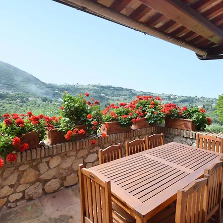 Stunning In With Private Swimming Pool, Be Inside Or Outside Hébergement de vacances